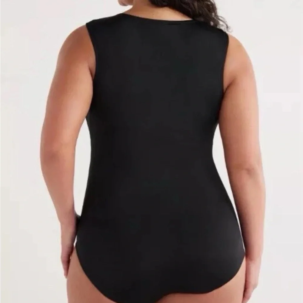 Embrace‎ Your Curves by Miracle Brands Amelia One Piece Swimsuit, Size L